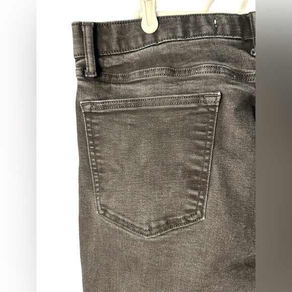 Old Navy 360° Stretch Slim Black Jeans Size 36x30 - Picture 4 of 7